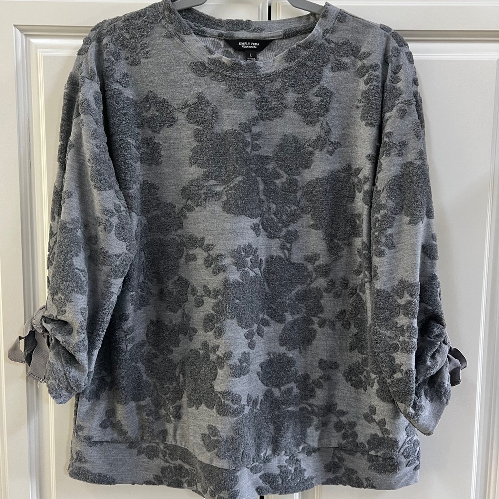 Simply Vera Sweatshirt Top